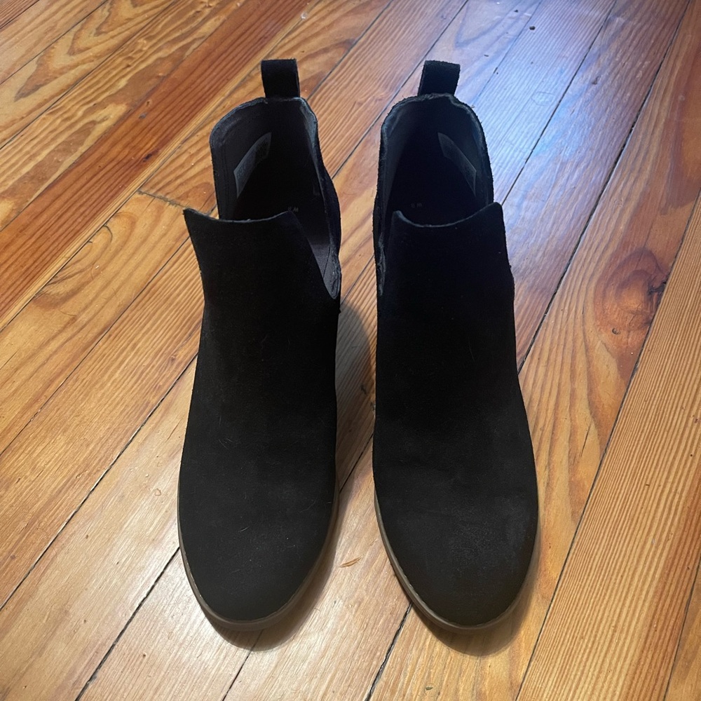 Tom’s wedge boots size 8